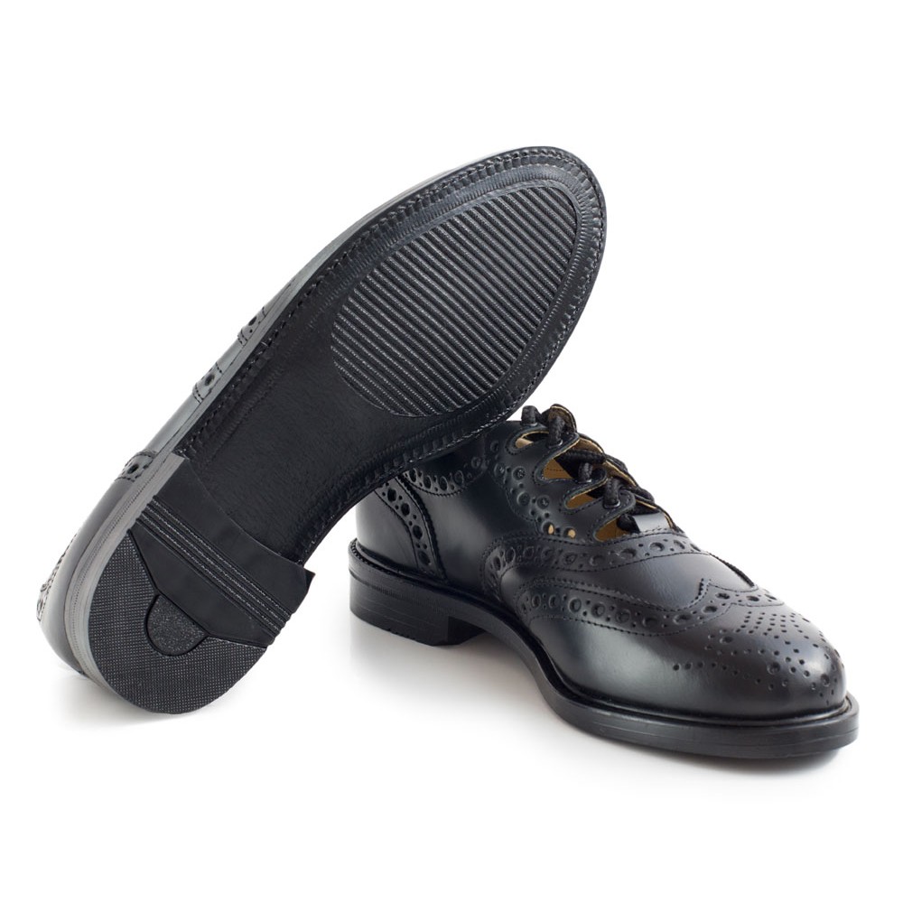 Endrick Ghillie Brogue in black leather