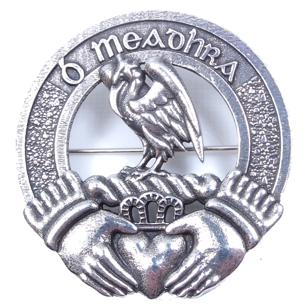Irish family crest cap badge, example O'Mara crest