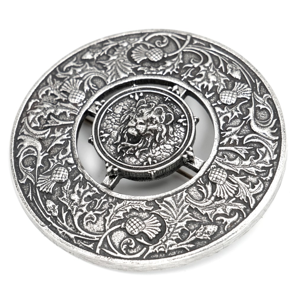 Treasure Lion plaid brooch, alternate view