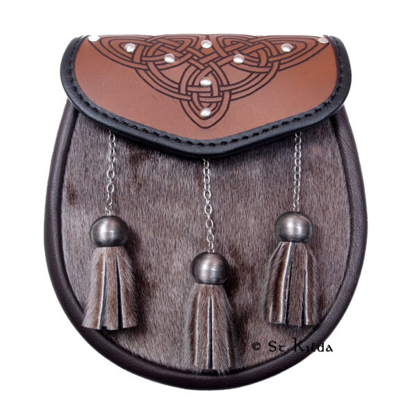 Triangill semi-dress sporran in brown leather